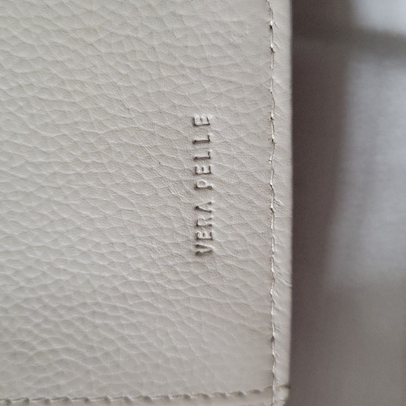 🆕️Italian Red Wallet - Picture 3 of 3